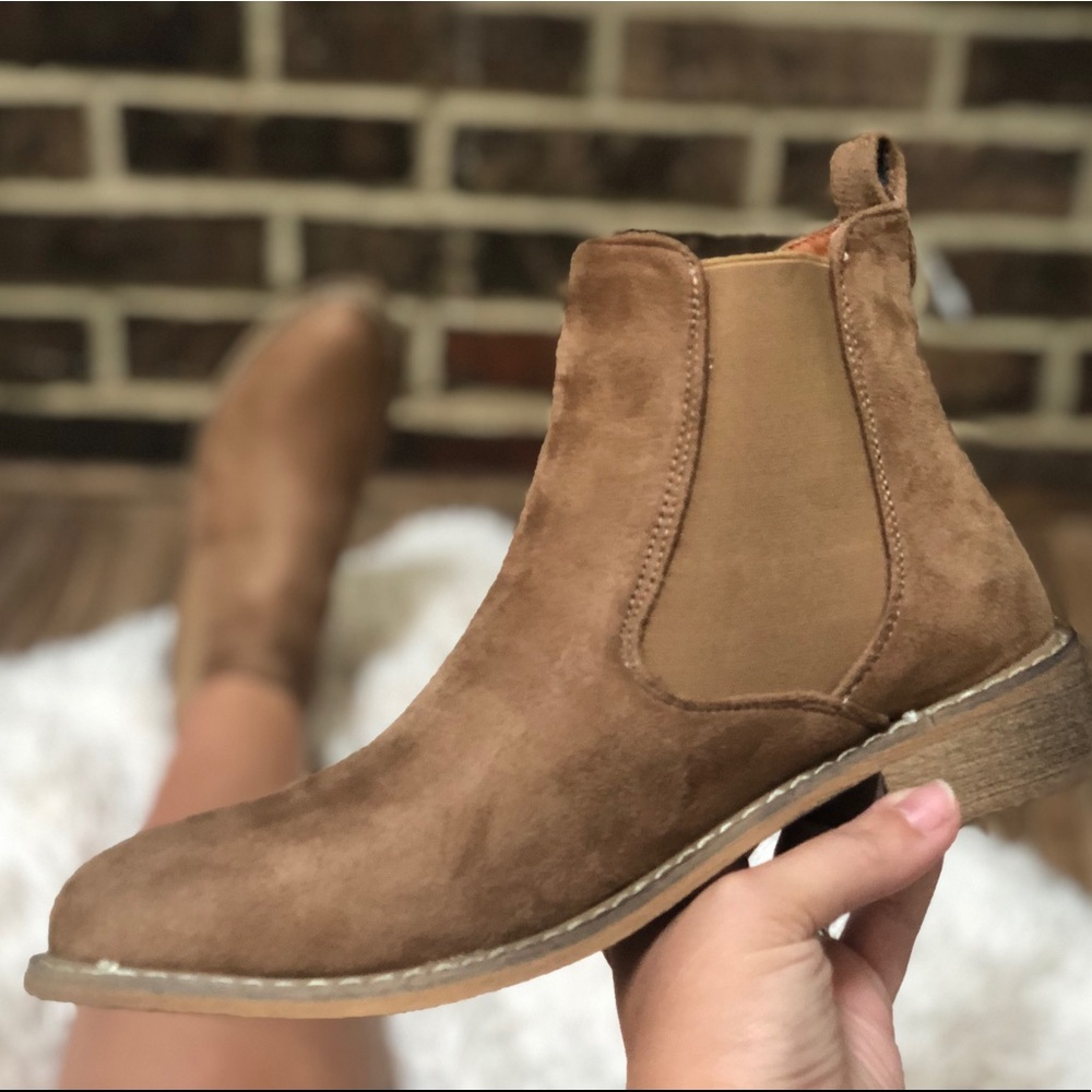Seven7 | Oakwood Chelsea Suede Booties - Picture 5 of 5